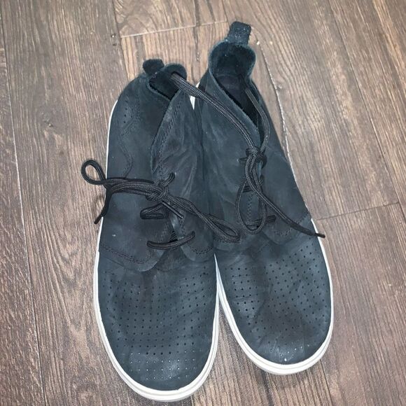 Merrell black suede high top size 8.5 performance sneakers - Picture 1 of 4